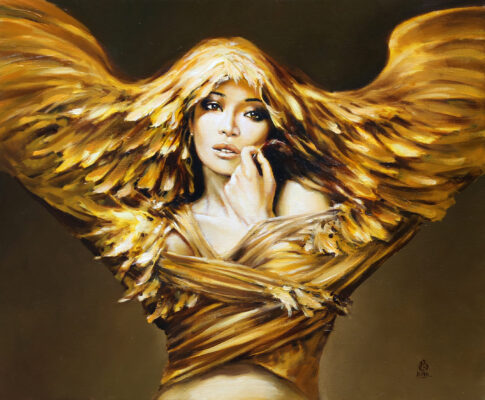 Popiersie dziewczyny w złotym pióropuszu na brązowawym tle. Oczy zamyślone - nieobecne. Dłonią dotyka twarzy. Piersi i ręce owinięte szatą w kolorze pióropusza ograniczając ruch.